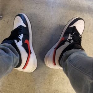 Nike Air Jordan 1 Mid’s.